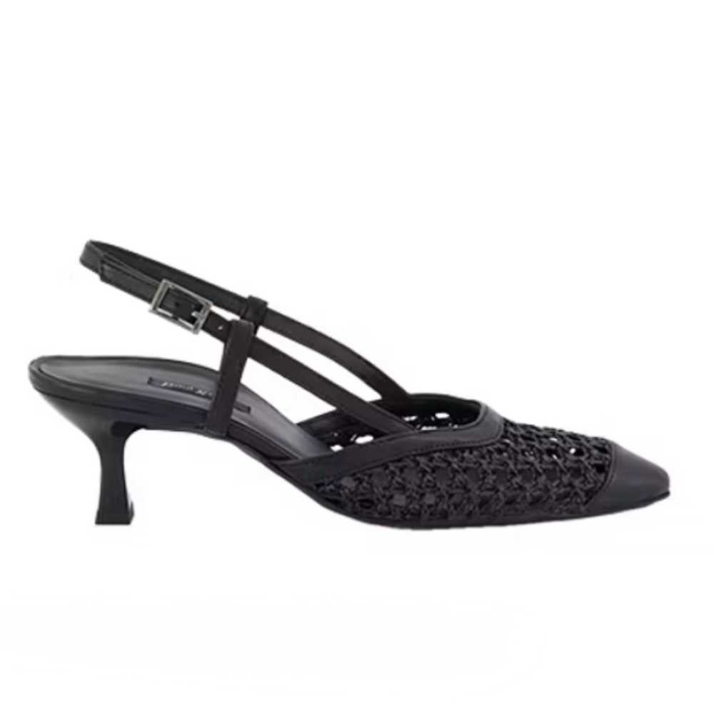 Slingpumps. Braided leather sandals
COLOR: Black leather in Box. US sizes